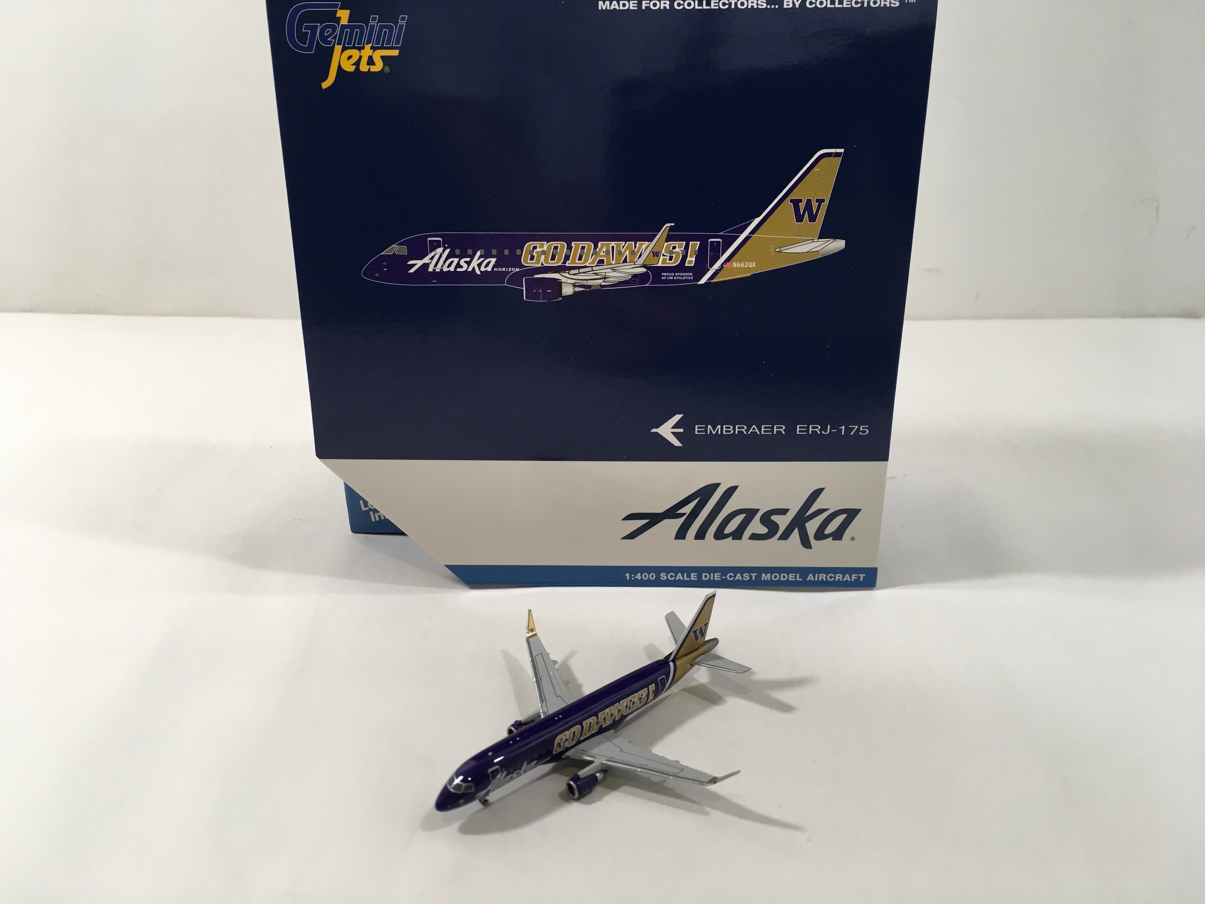 GeminiJets E175LR アラスカ航空/ホライゾン航空 Univ.of Washington