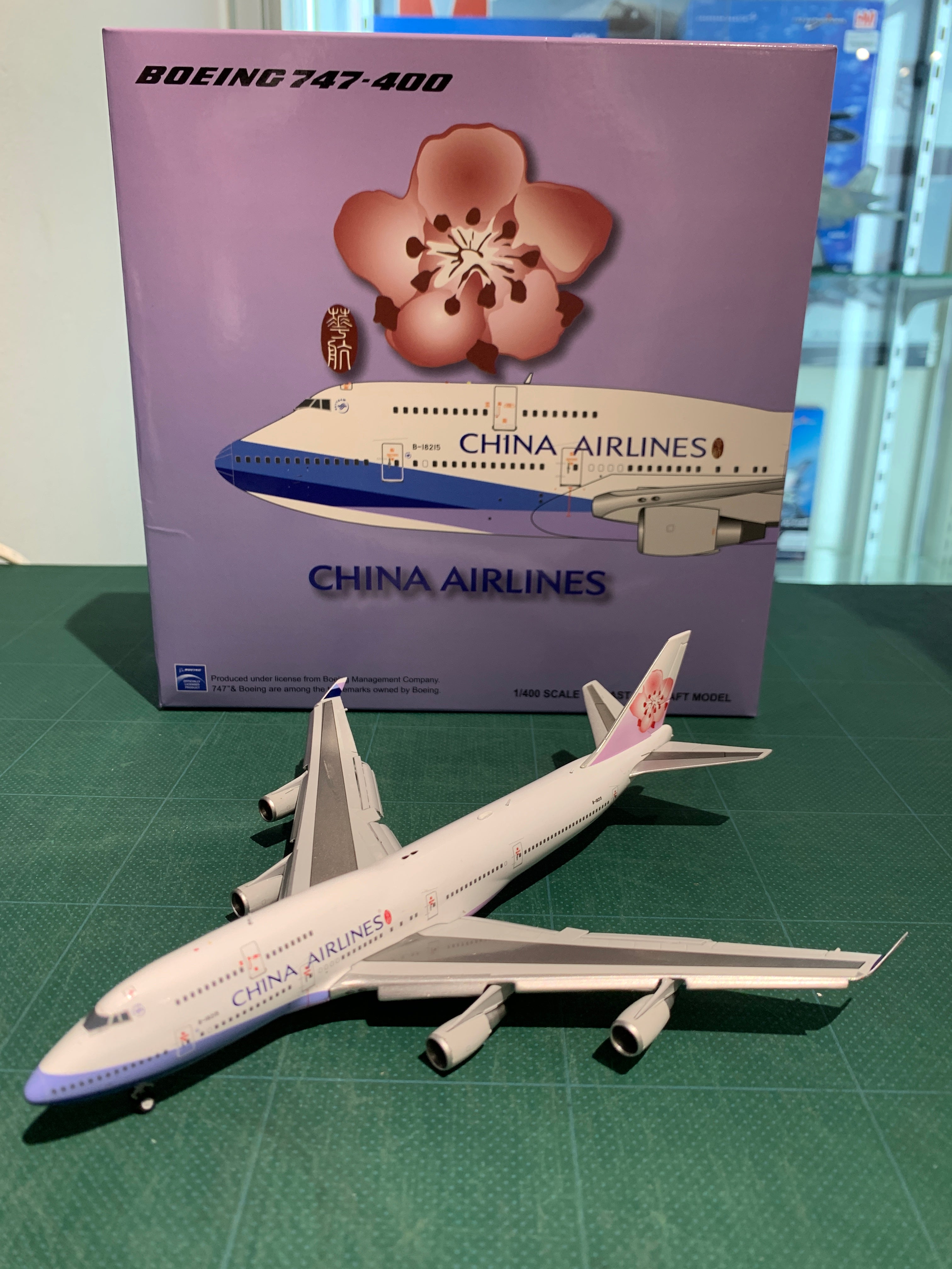 747-400 China Airlines B-18215 *Flaps down 1/400 [XX4977A] 