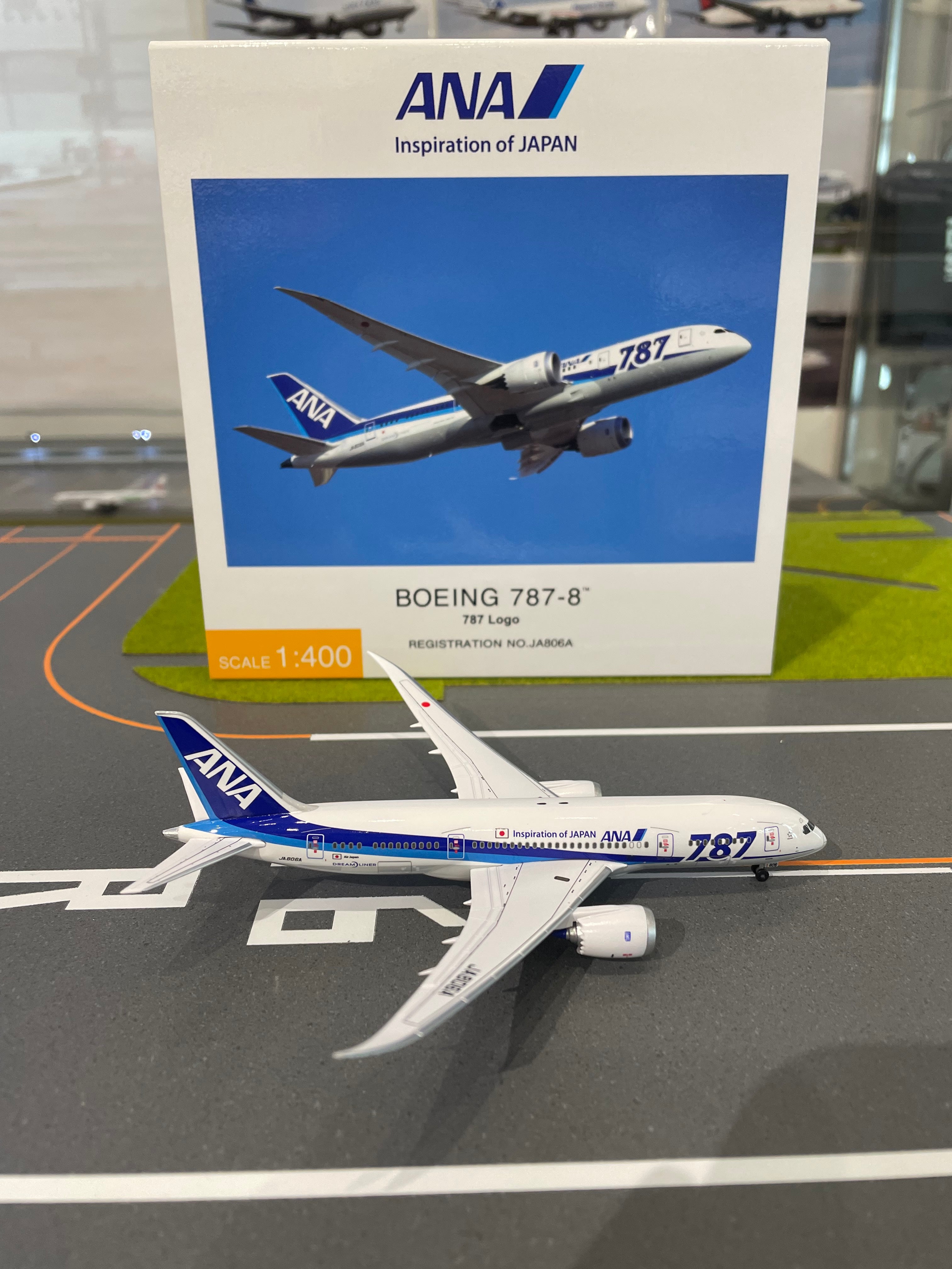 B787-8 ANA 全日空 787ロゴ 完成品 ※ランディングギア付 JA806A 1/400 [NH40118]