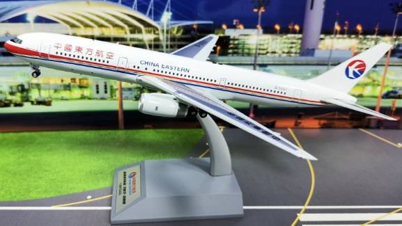 【予約商品】767-300ER 中国東方航空 B-5001 1/200 (KJ20250430) [KJ-B763-103]