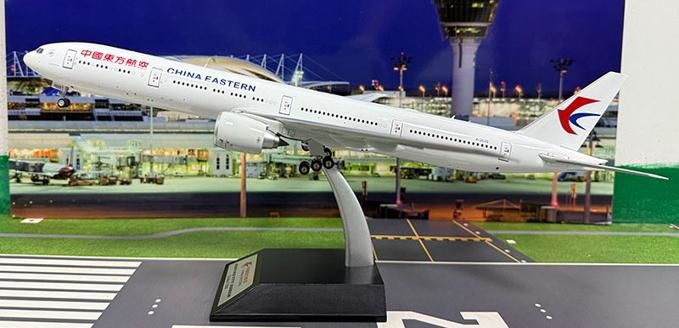 KJ Models 777-300ER 中国東方航空 B-2025 1/200 [KJ-B77W-170]