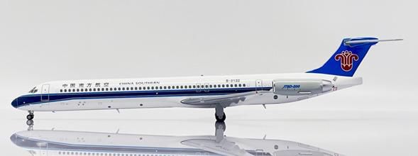 【予約商品】MD-82 中国南方航空 B-2132 1/200 (JC20260828)[KJ-MD82-025]