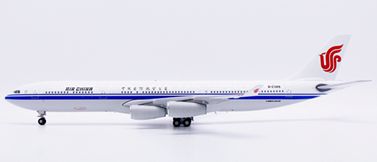 【予約受付終了】【予約商品】A340-300 中国国際航空 B-2385 1/200 (JC20260526)［LH2482］