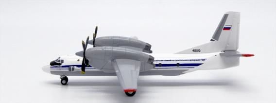 【予約商品】An-32 ロシア航空機会社　MIG 48119　1/400 (JC20231224) [LH4329]