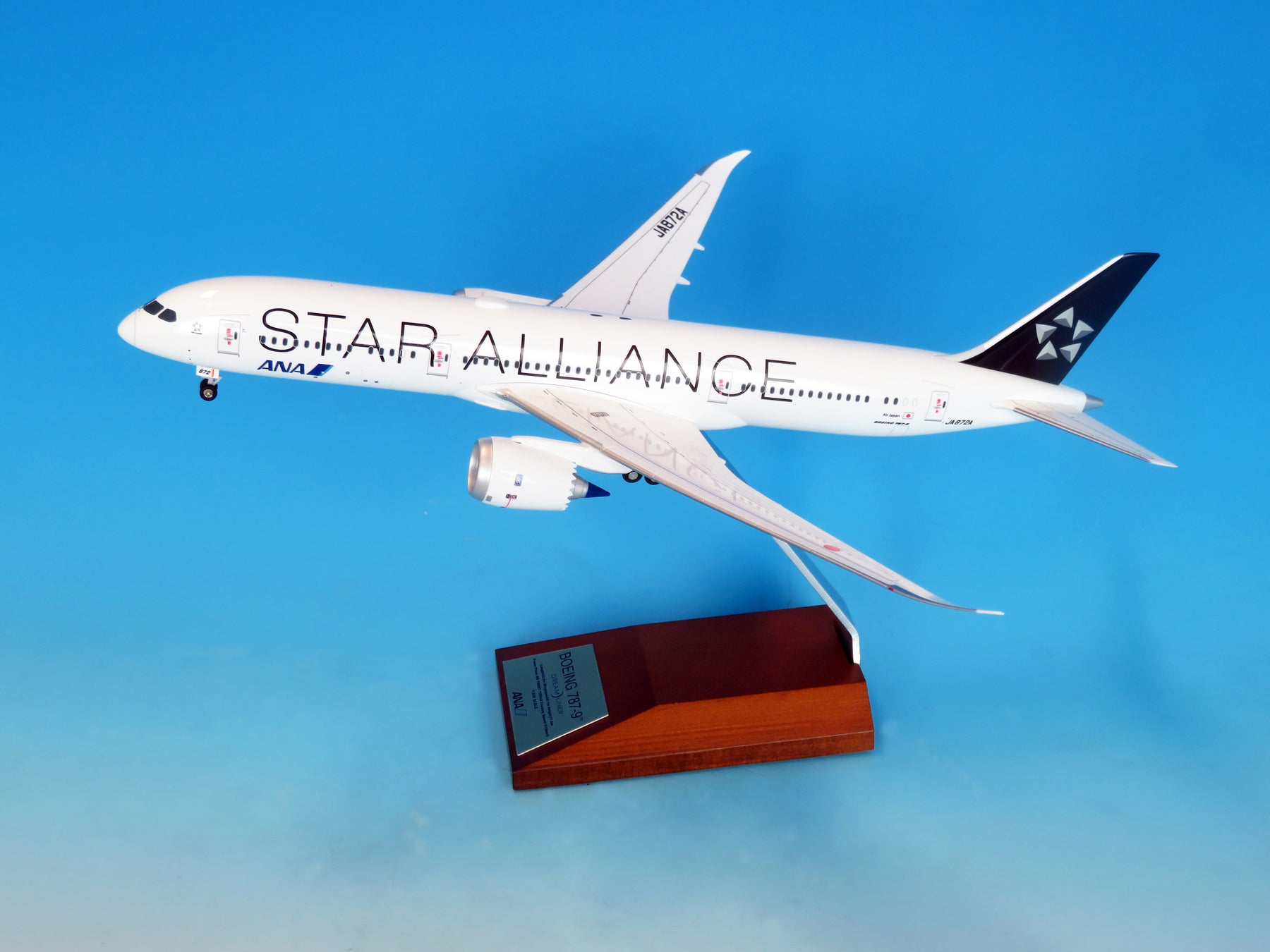 全日空商事 【予約商品】787-9 ANA 全日空 「STAR ALLIANCE塗装」 スナップフィットモデル （WiFiレドーム・ギアつき ） JA8