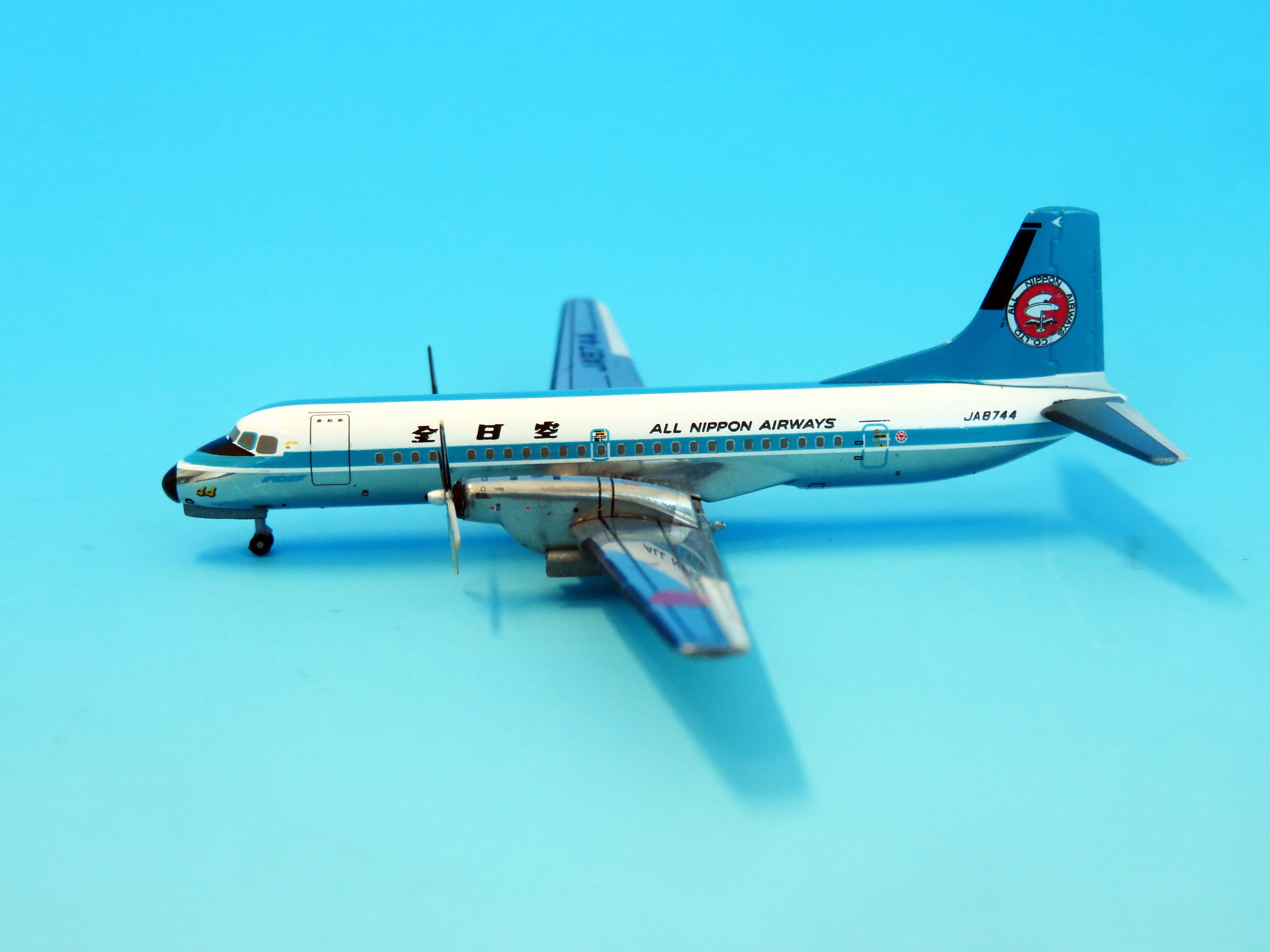 【予約商品】YS-11A ANA 全日空 モヒカン塗装 完成品 （ギア付属・プラスチックスタンド付属） JA8744 1/400 (ANA20251112) [YS41105]