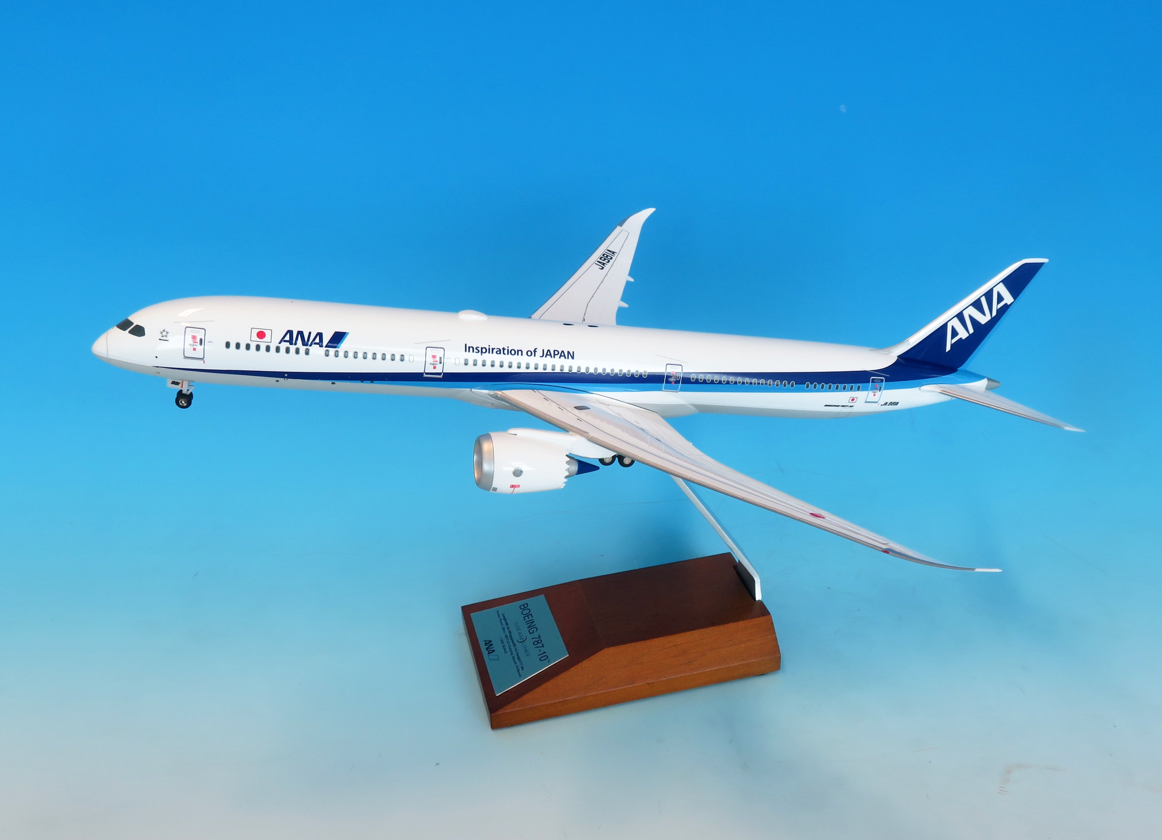 [Pre-order item] 787-10 ANA All Nippon Airways Domestic specification aircraft snap-fit ​​model (with WiFi radome and gear) JA981A 1/200 (ANA20241112) [NH20206] 