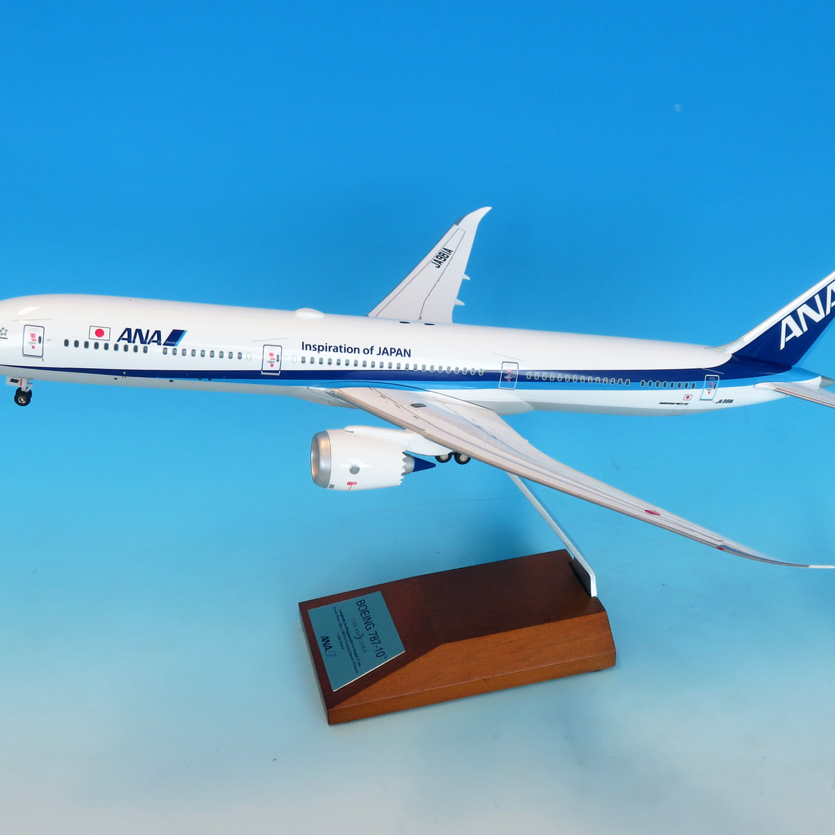 全日空商事 【予約商品】787-10 ANA 全日空 国内線仕様機 完成品（WiFiレドーム・ギアつき ） JA981A 1/200 (ANA20241