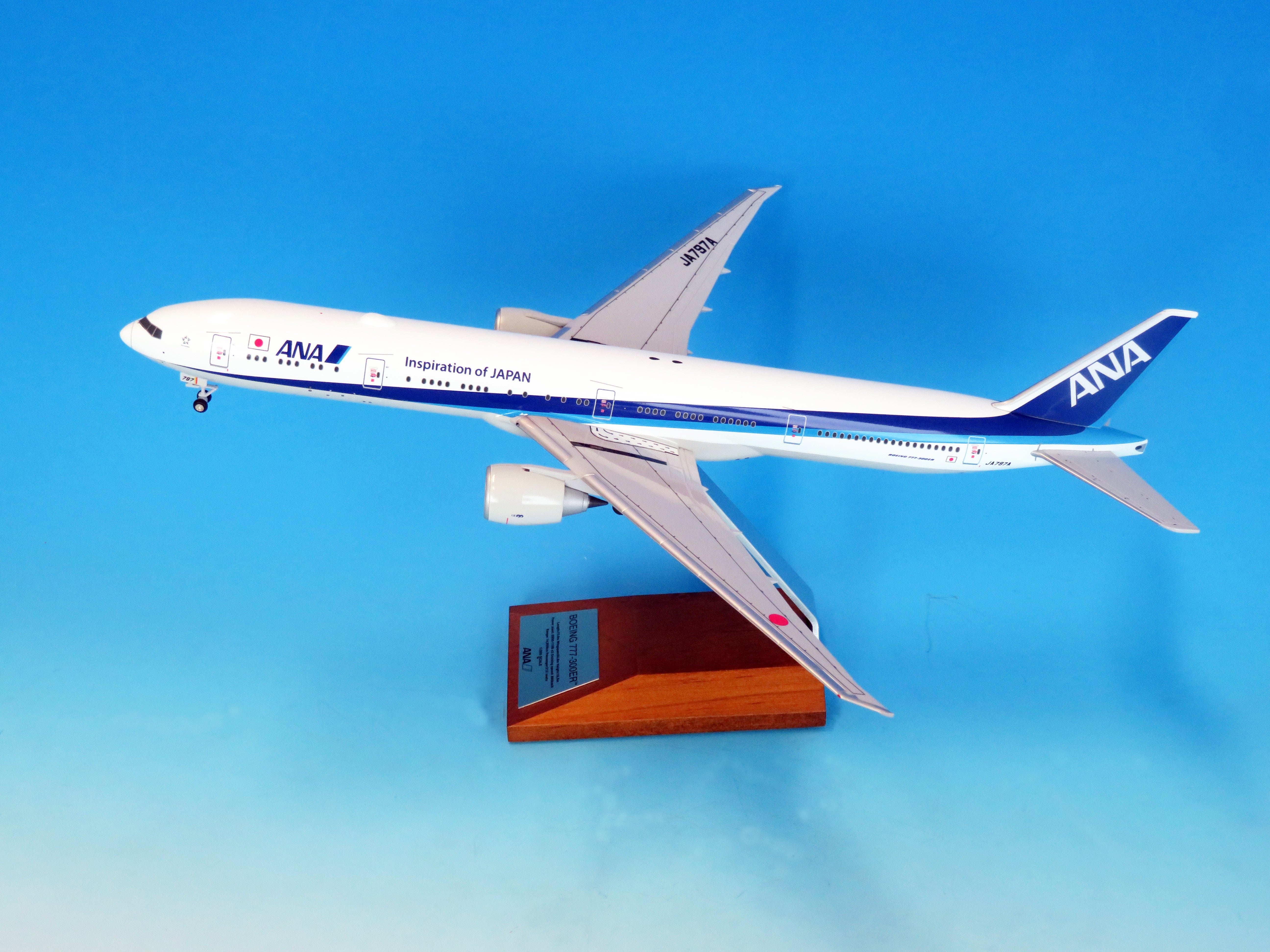 全日空商事 B777-300ER ANA 全日空 完成品 （WiFiレドーム・ギアつき