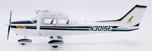 【予約商品】セスナ172 プライベート 「Skyhawk2」 N3015E 1/72 (JC20250627) [XX172001]