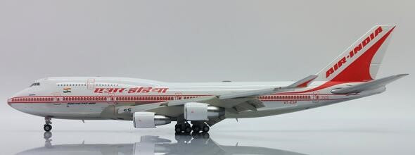 【予約商品】747-400 エア・インディア　※ポリッシュ仕上げ・フラップダウン状態  VT-ESP　1/400 (JC20231128) [XX40034A]