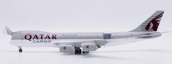 B747-8F カタール航空カーゴ ※開閉選択式 A7-BGB 1/400 [XX40161C]