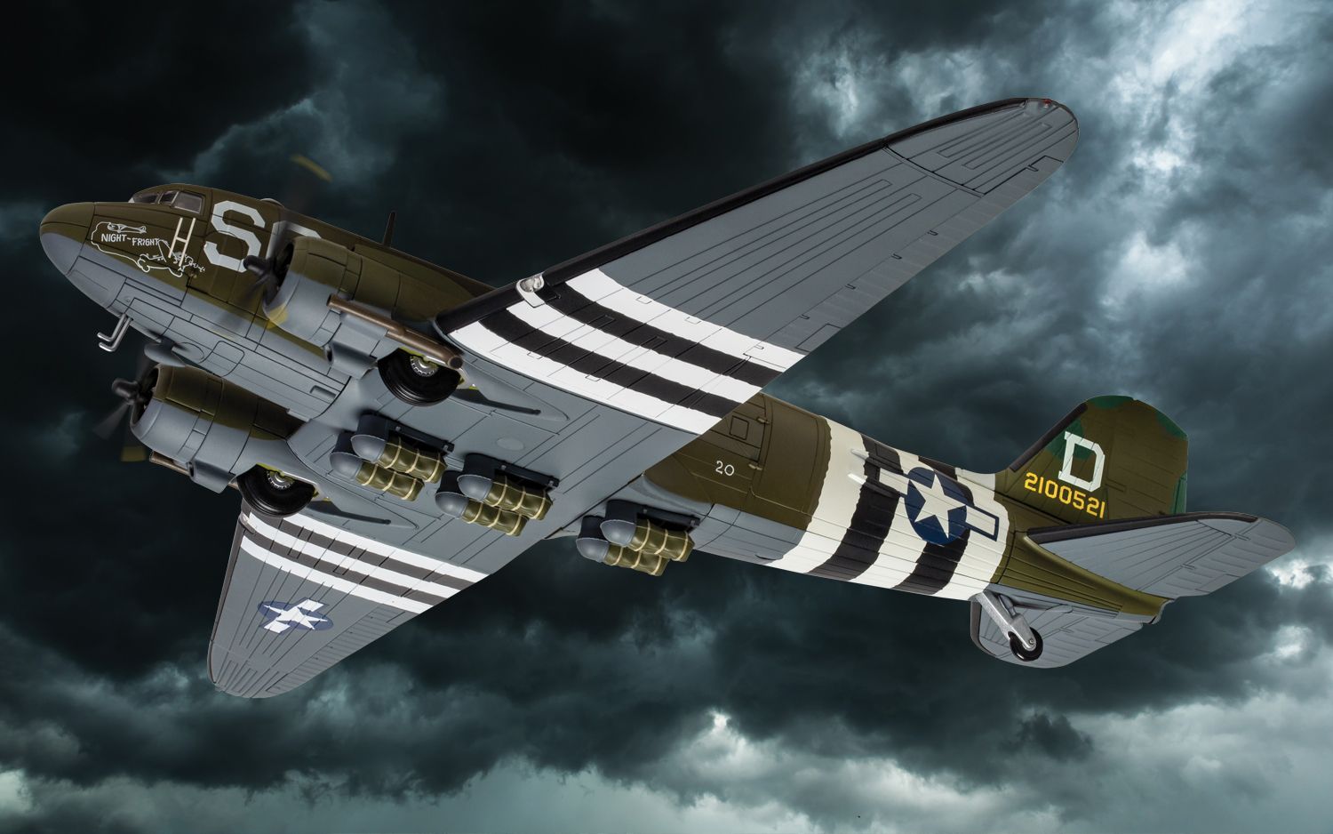 Douglas C-47A Skytrain "Night Fright" June 5/6, 1944 #42-100521 1/72[AA38211] 