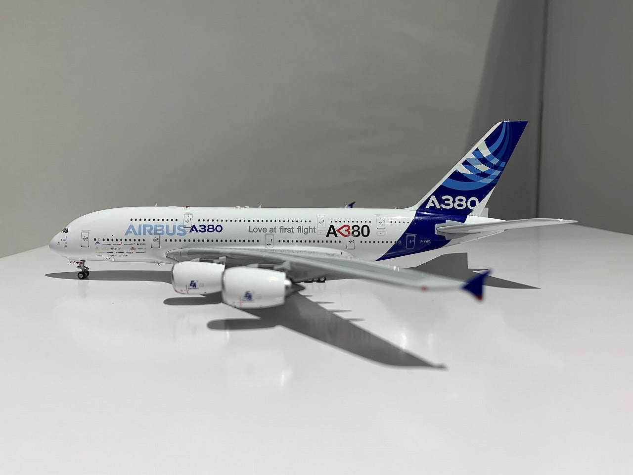 A380-800 エアバス社 ハウスカラー F-WWDD 1/400[AV4188]