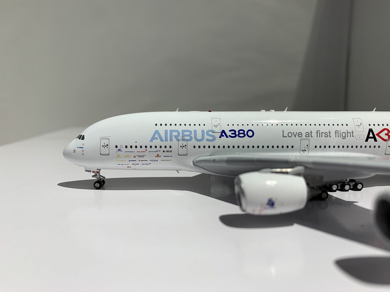 A380-800 Airbus House Color F-WWDD 1/400 [AV4188] 