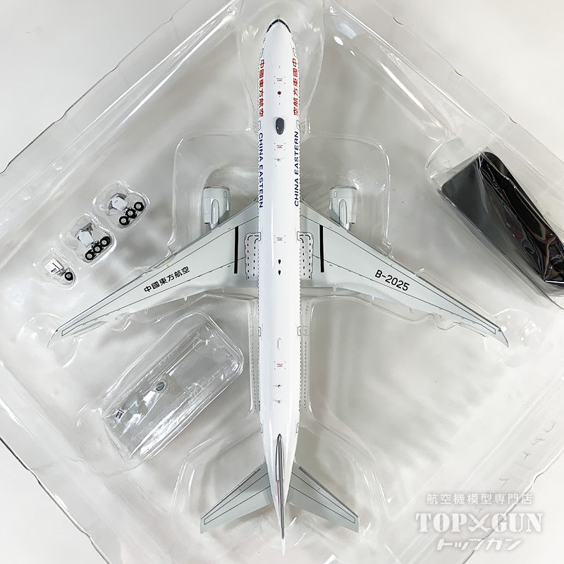 B777-300ER 中国東方航空 マグネット式ランディングギアパーツ付属 B-2025 1/400 [AV4300]