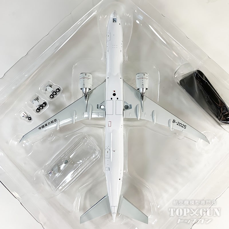 B777-300ER 中国東方航空 マグネット式ランディングギアパーツ付属 B-2025 1/400 [AV4300]