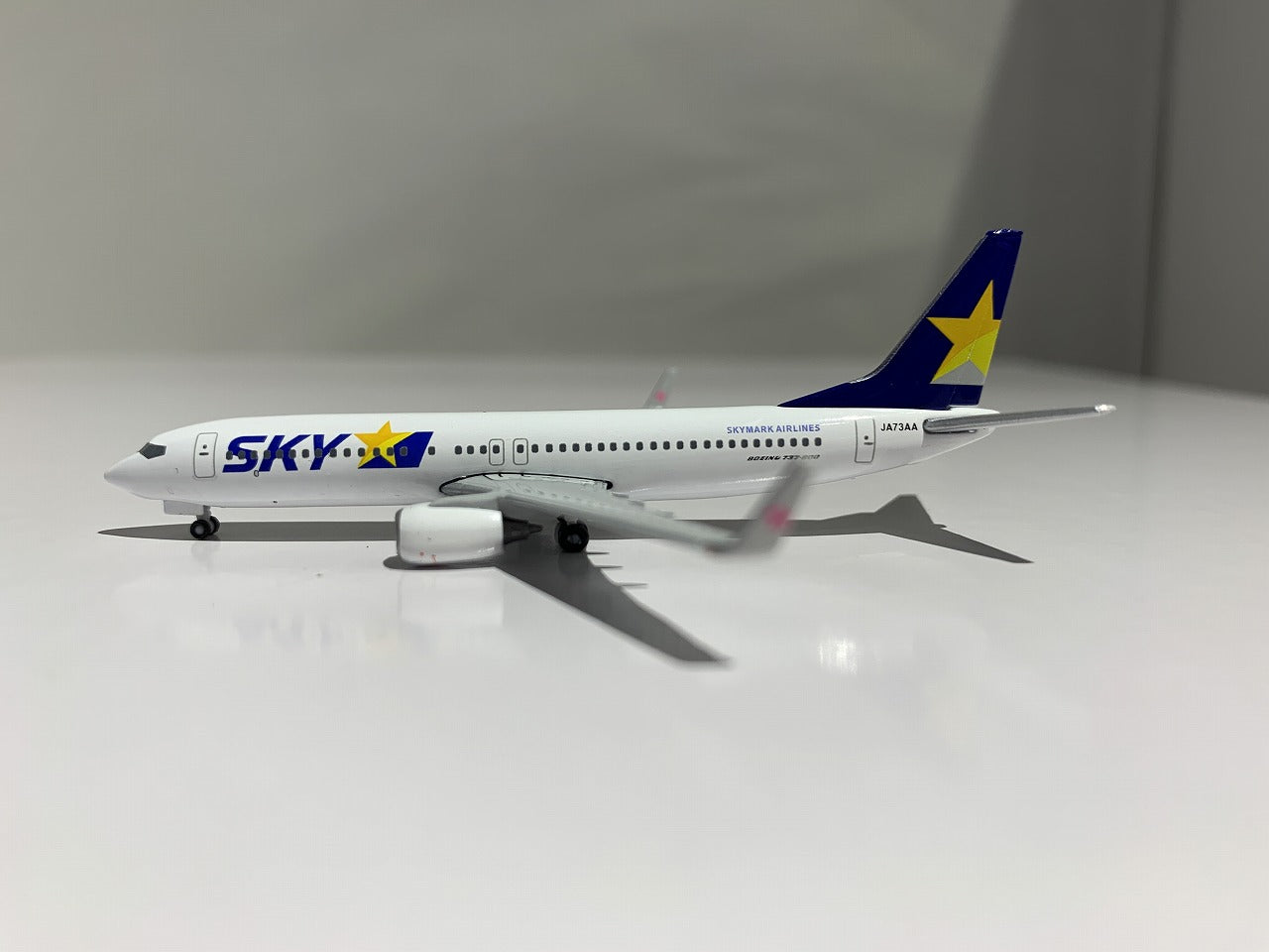 B737-800w SKYMARK AIRLINES JA73AA Sakura 1/500 [BC5002]