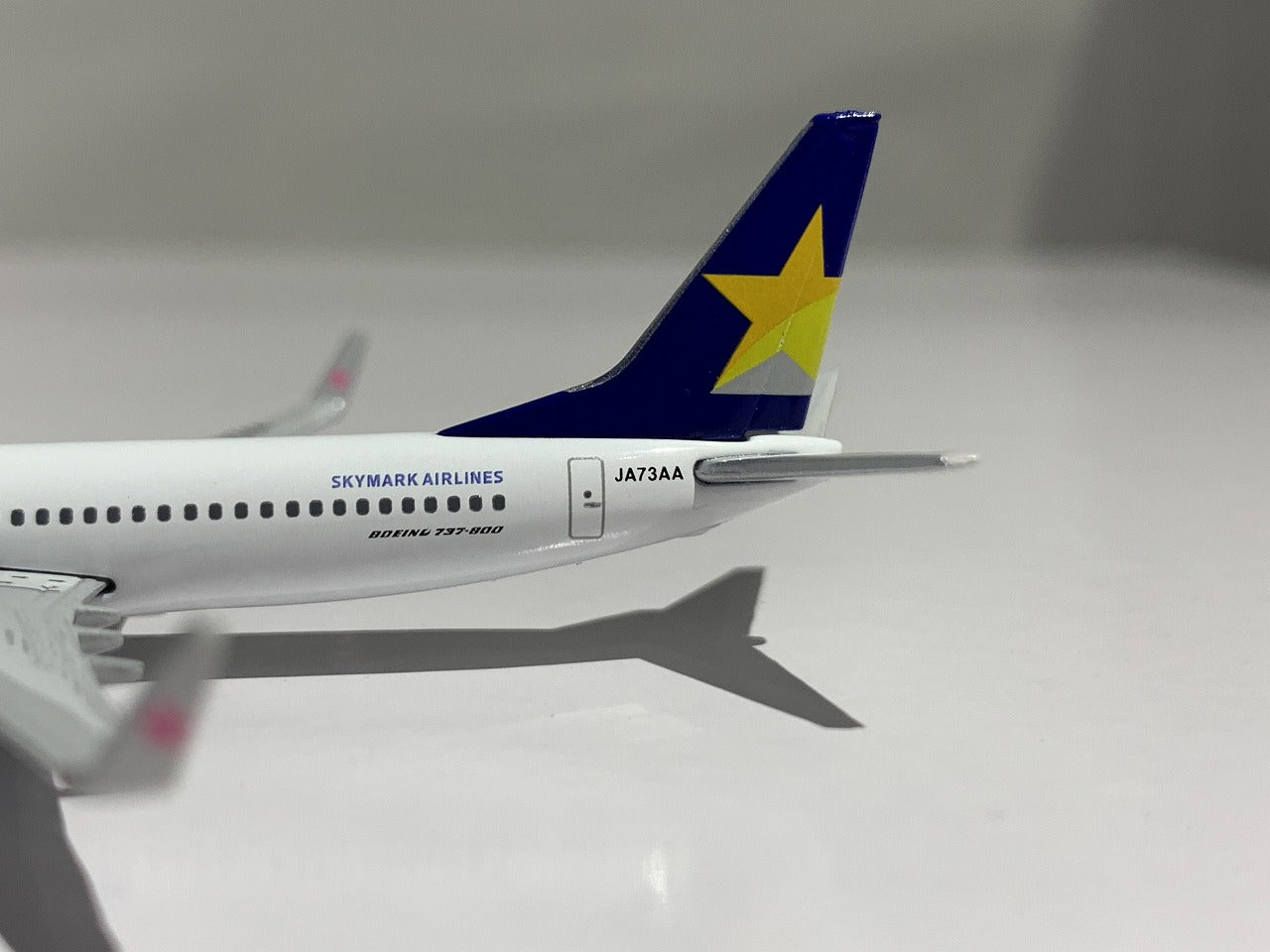 B737-800w SKYMARK AIRLINES JA73AA Sakura 1/500 [BC5002]