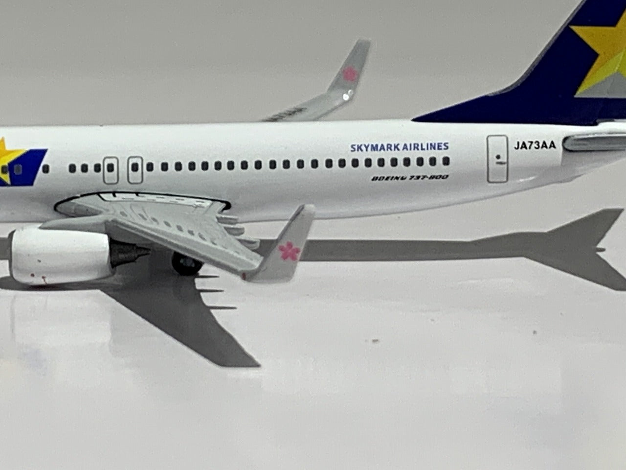 B737-800w SKYMARK AIRLINES JA73AA Sakura 1/500 [BC5002]