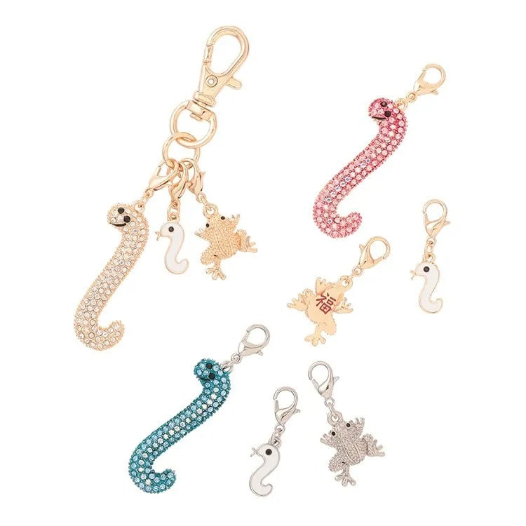 JAL Original Year of the Snake Sparkling Key Ring (with White Snake and Lucky Frog Charms) White [Antiere] [BJBJ1028]