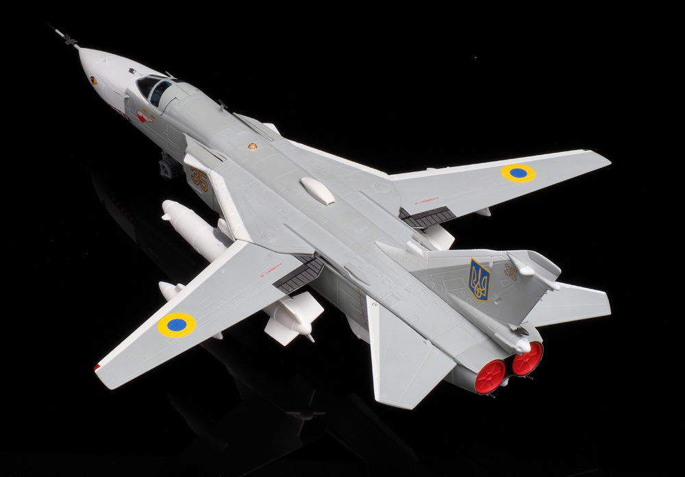 Su-24MR (reconnaissance type) "Fencer-E" Ukrainian Air Force #35 1/72 [CA722410]