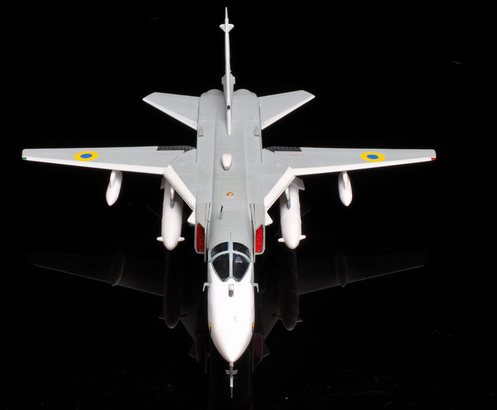 Calibre Wings Su-24MR（偵察型） 「フェンサーE」 ウクライナ空軍 #35