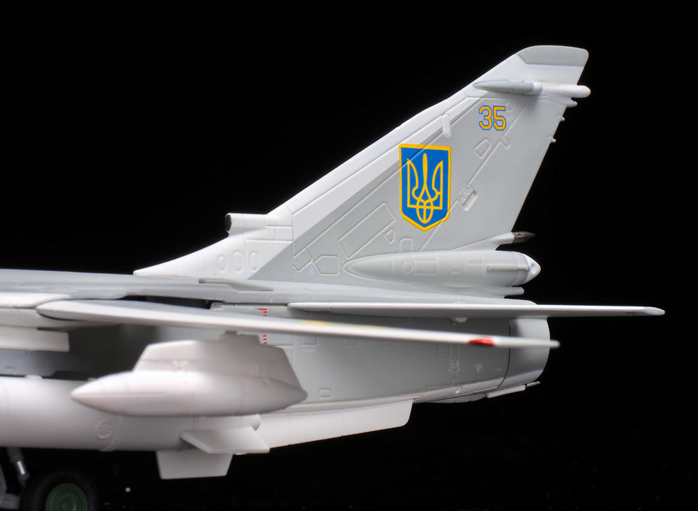 Su-24MR (reconnaissance type) "Fencer-E" Ukrainian Air Force #35 1/72 [CA722410]