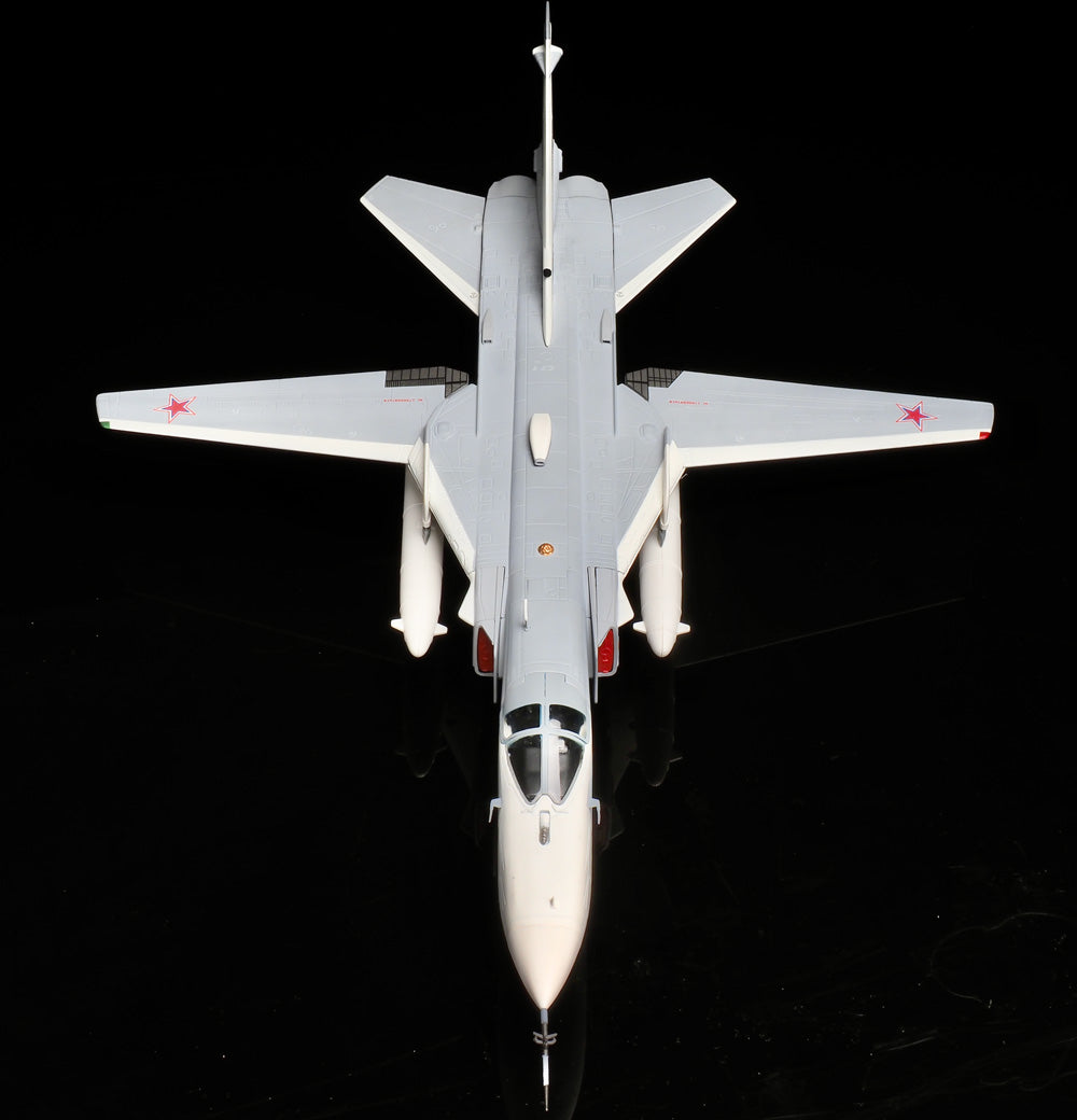 Amazon.com: Trumpeter Su-24MR Fencer Model Kit (1/72 Scale