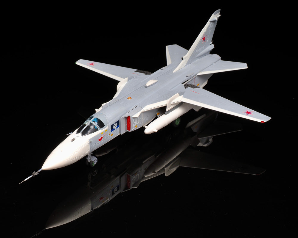 Calibre Wings Su-24MR（偵察型） 「フェンサーE」 ロシア海軍 #30 1