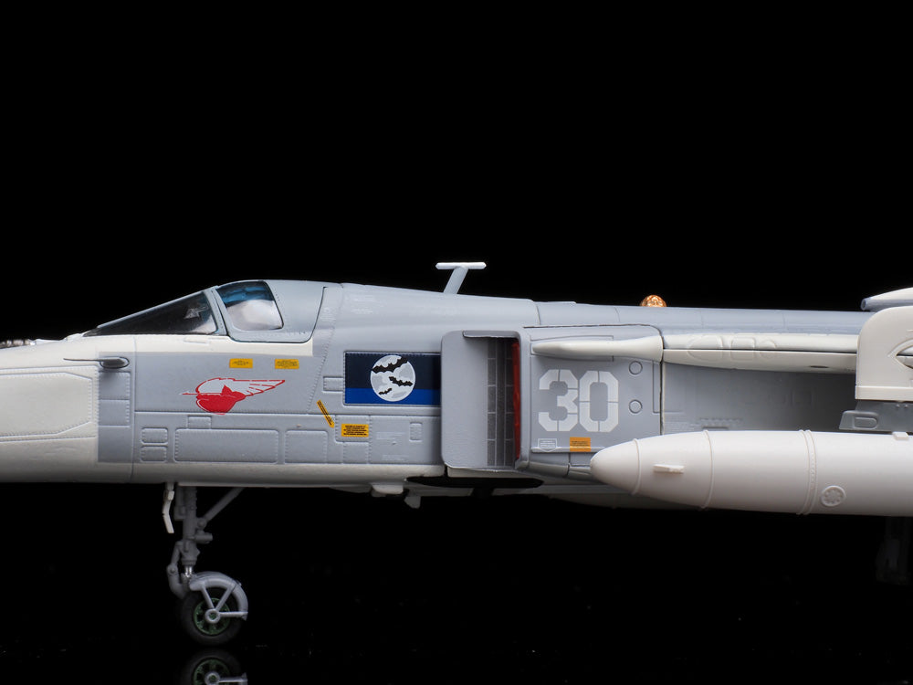 Su-24MR (reconnaissance type) "Fencer-E" Russian Navy #30 1/72 [CA722411]