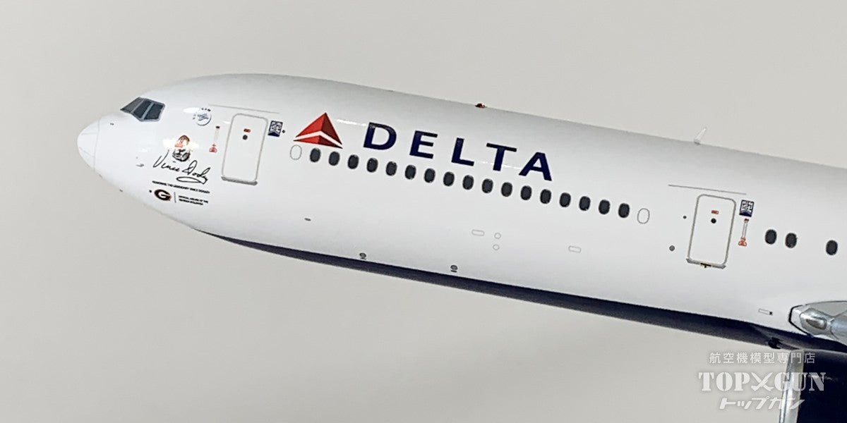 B767-400ER デルタ航空 「Vince Dooley」 N842MH 1/200 [G2DAL1444]