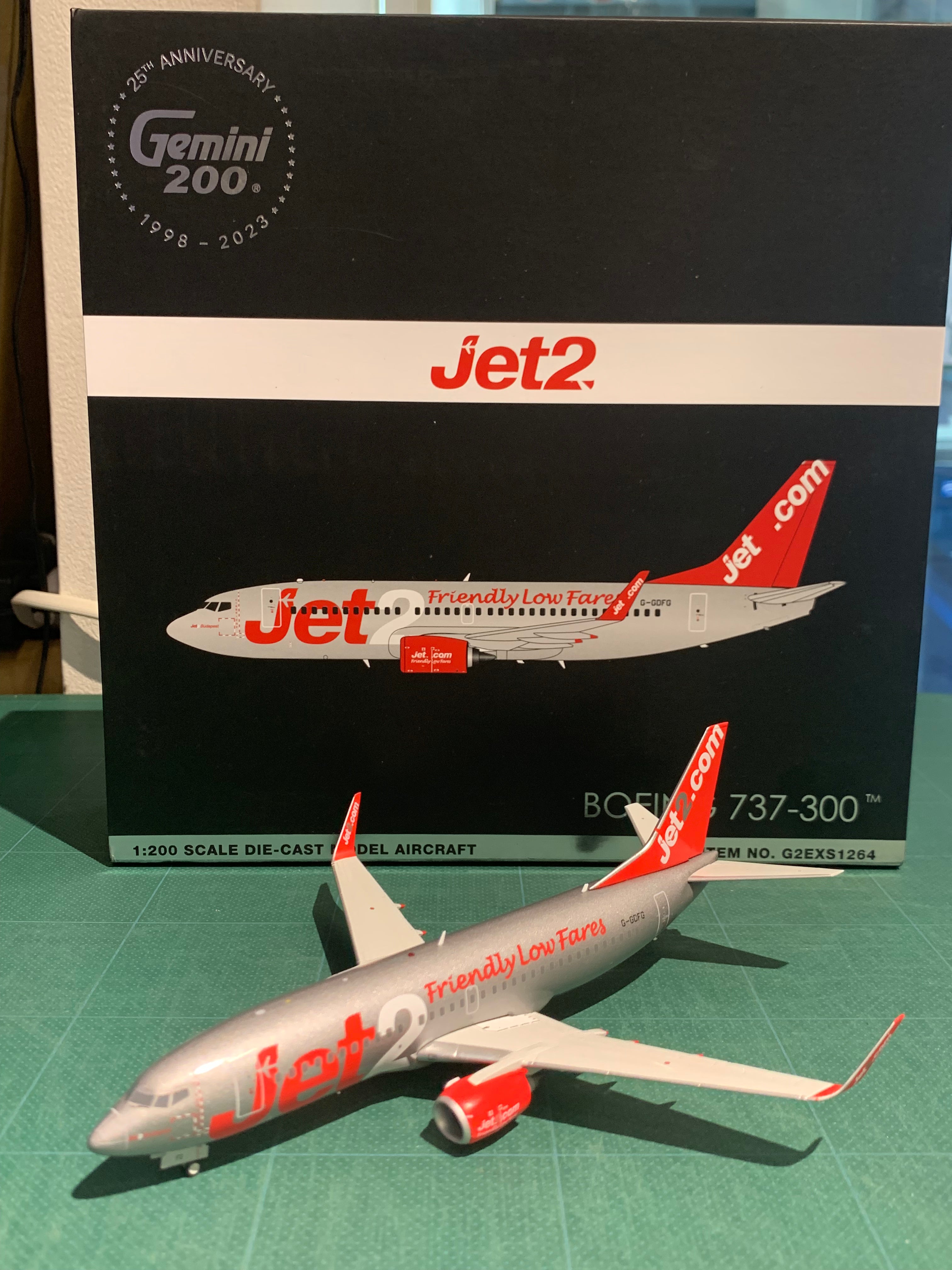 737-300W Jet Two G-GDFG 1/200[G2EXS1264] 