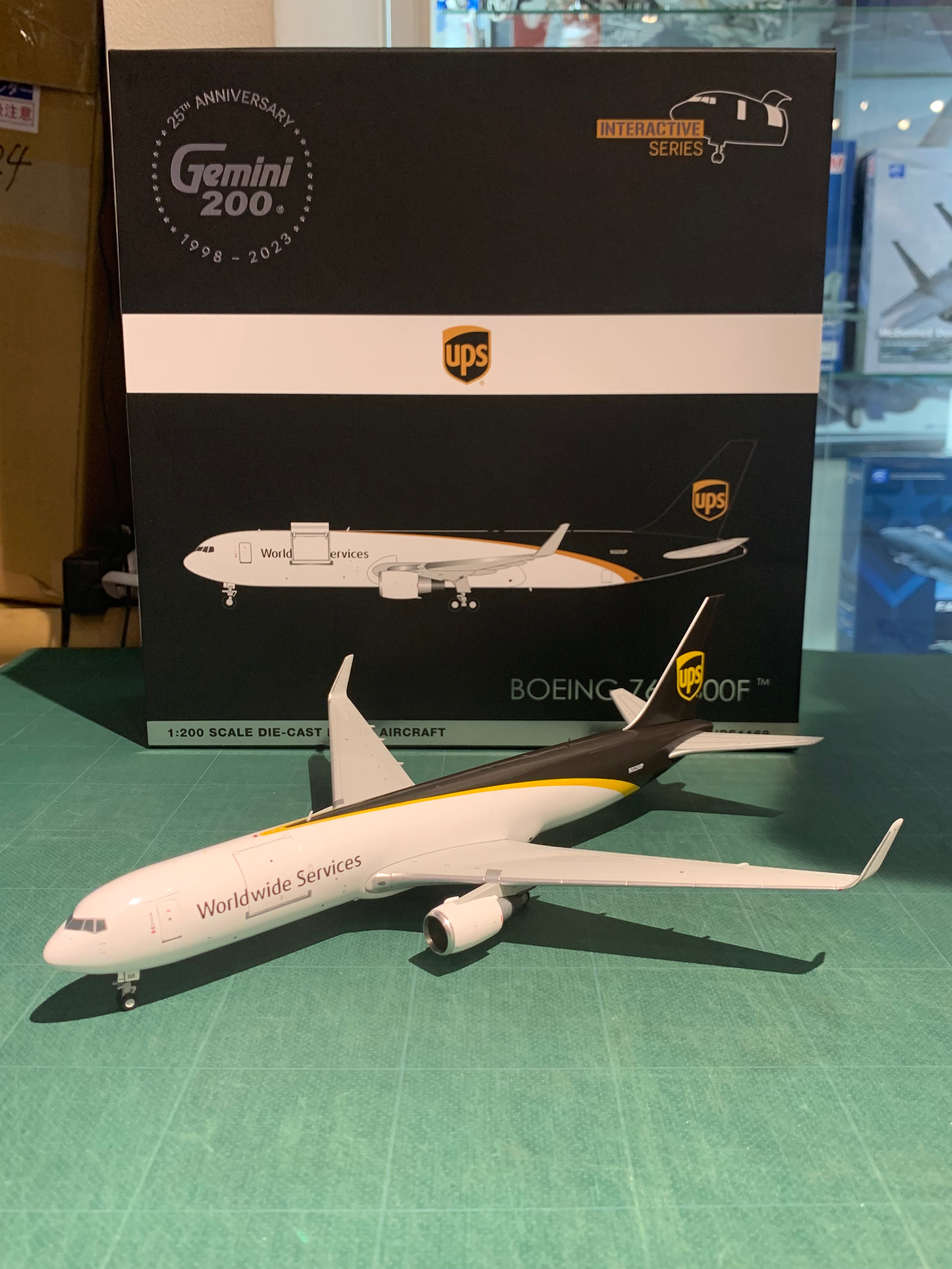 767-300ERF UPS Aviation *Open/close selection type N323UP 1/200[G2UPS1168] 