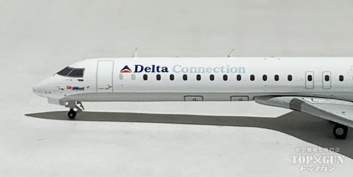 CRJ900ER Delta Connection“运动色彩/波浪涂装”N806SK 1/400 [GJDAL2253] 