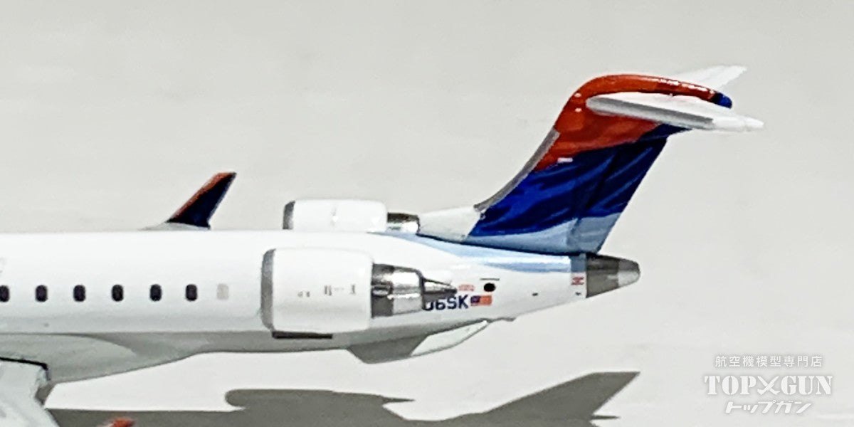 CRJ900ER デルタ・コネクション「Colors in Motion/wavy livery」N806SK 1/400 [GJDAL2253]