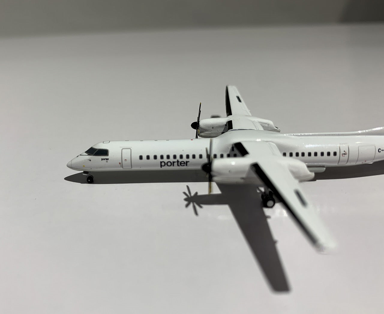 Dash 8 Q400 Porter Airlines C-GKQC 1/400[GJPOE2269] 