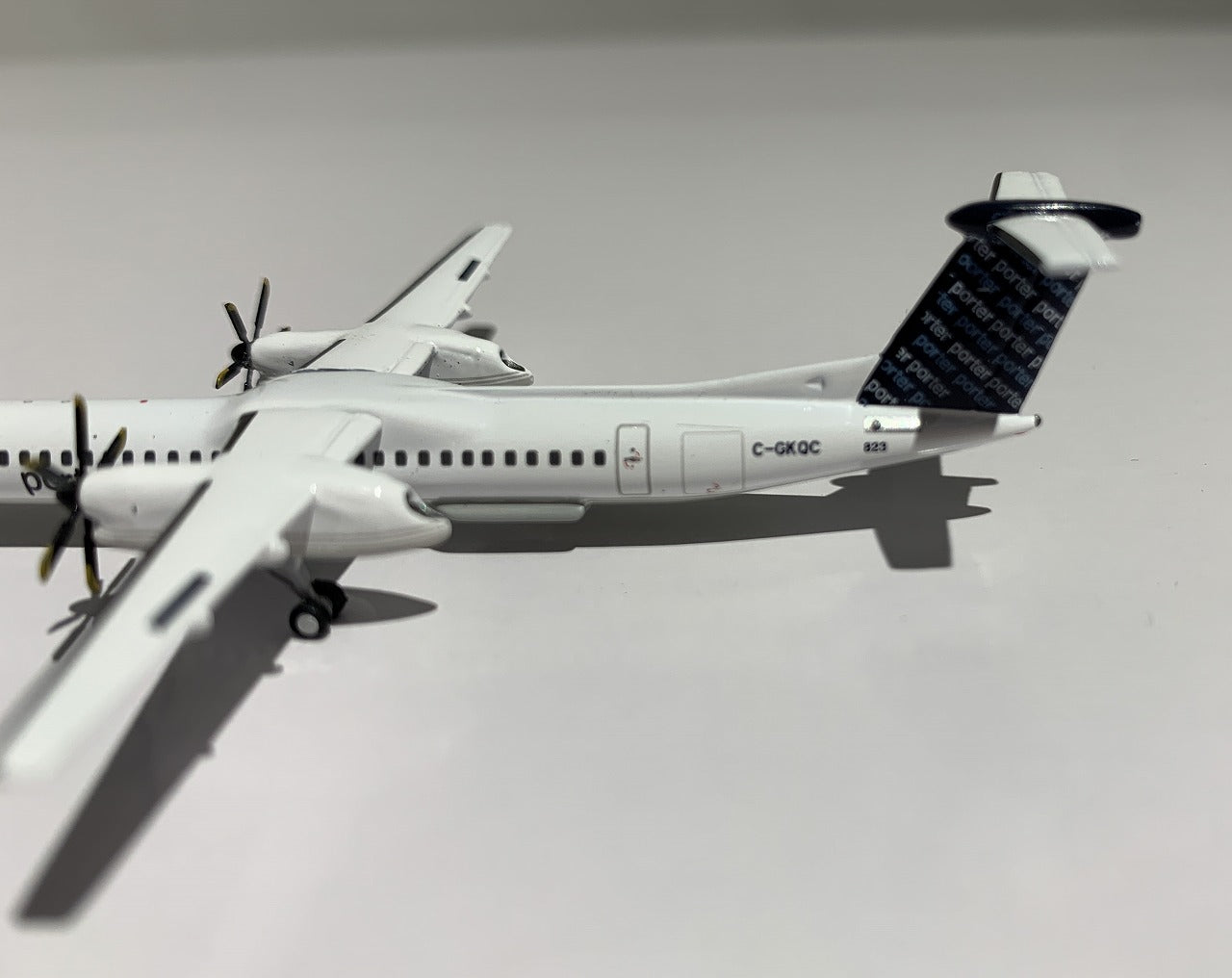 Dash 8 Q400 Porter Airlines C-GKQC 1/400[GJPOE2269] 