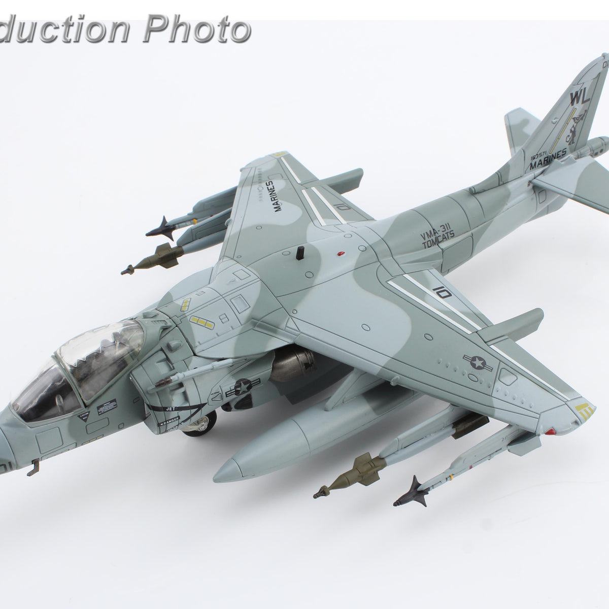 Hobby Master AV-8BハリアーII アメリカ海兵隊 第311海兵攻撃飛行隊 