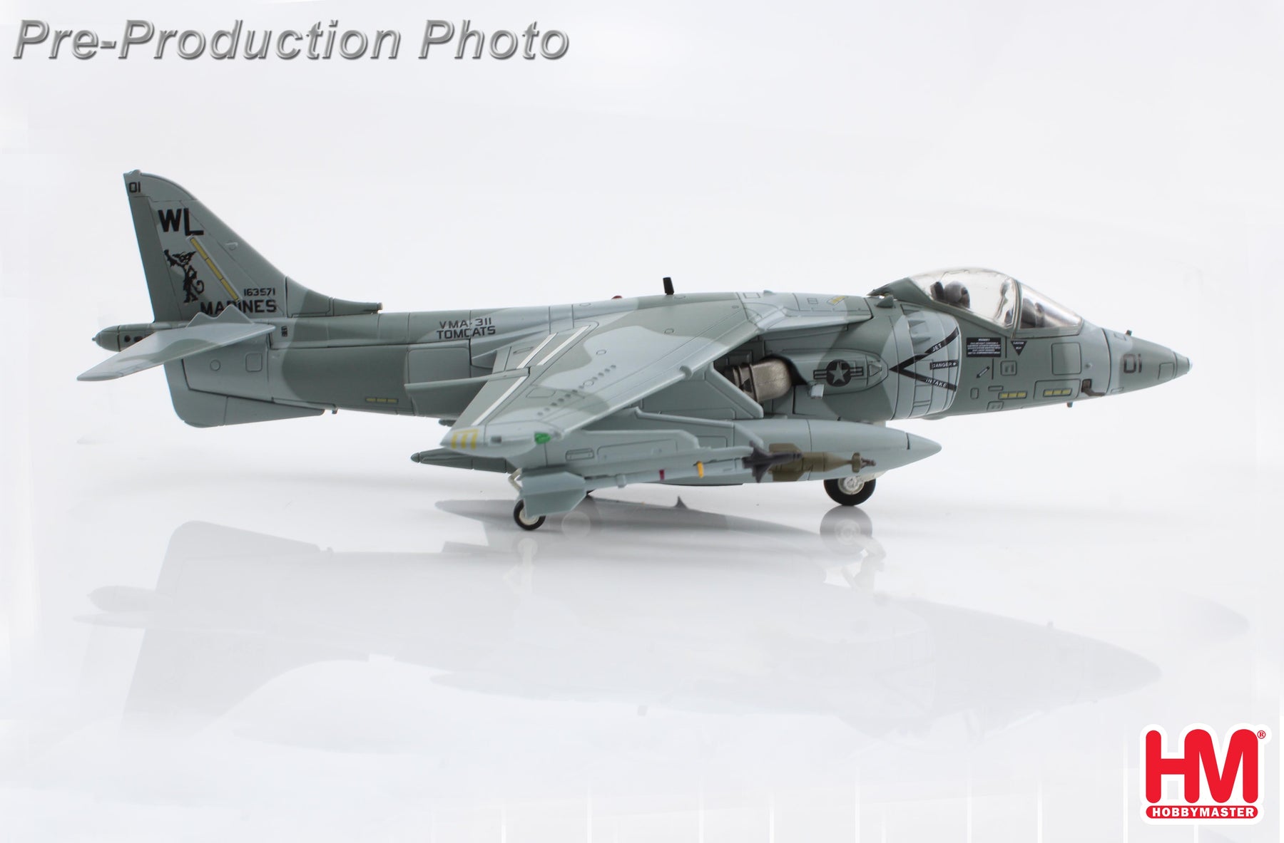 Hobby Master AV-8BハリアーII アメリカ海兵隊 第311海兵攻撃飛行隊 