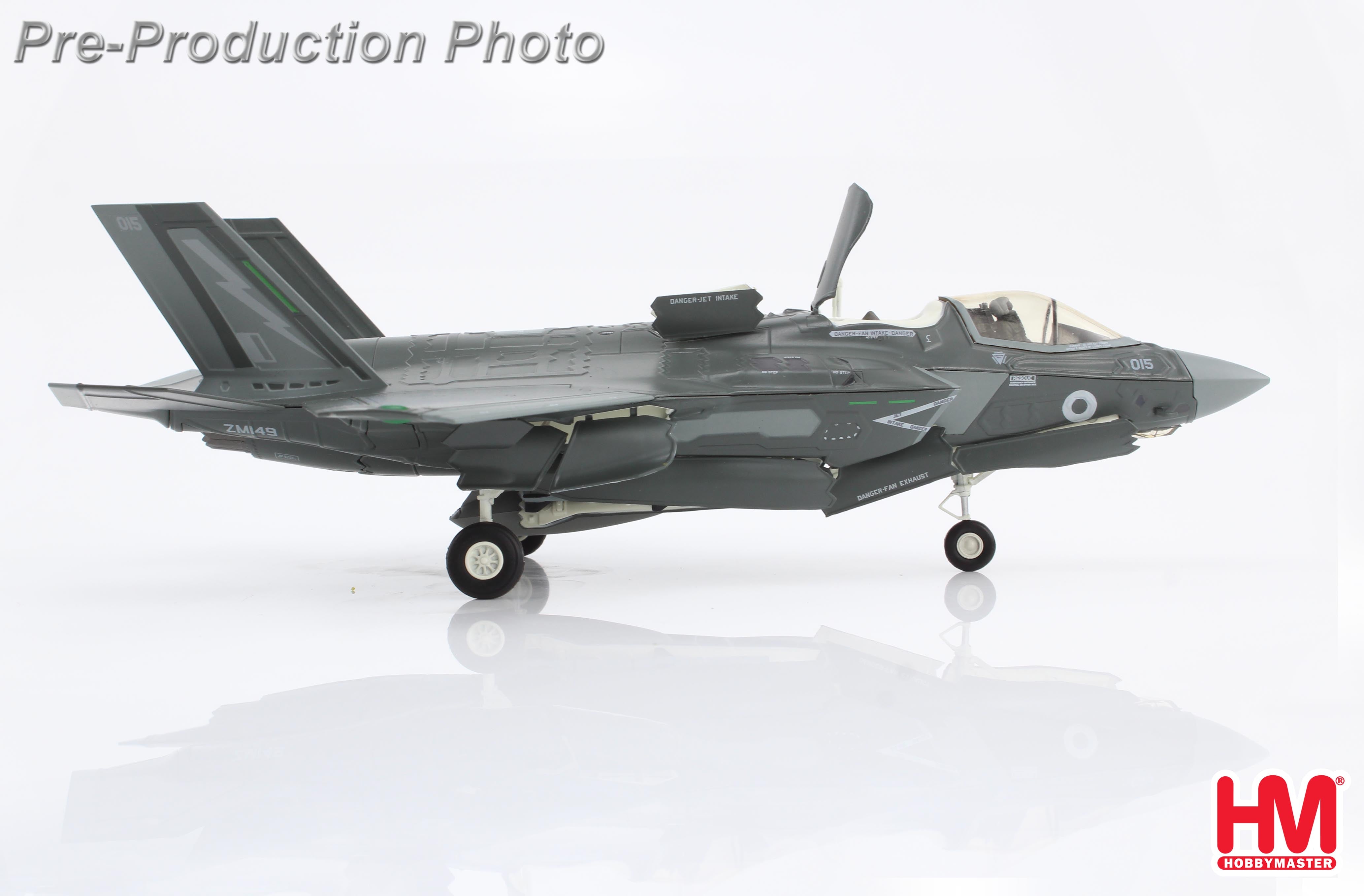 F-35B Lightning II Royal Air Force 207 Squadron Carrier-Based Operational Testing 2021 1/72 [HA4617]