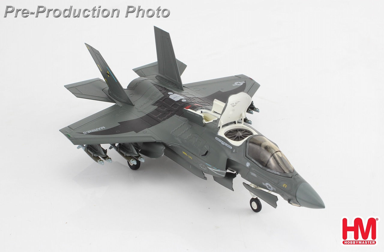 F-35B ライトニングⅡ VMFA-242「バッツ」 ※ビーストモード 1/72 [HA4623]