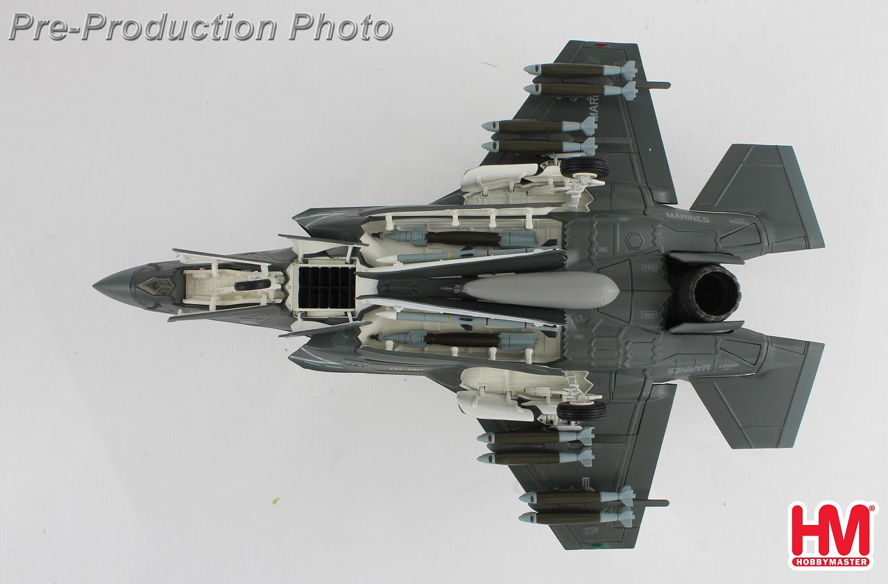 F-35B ライトニングⅡ VMFA-242「バッツ」 ※ビーストモード 1/72 [HA4623]
