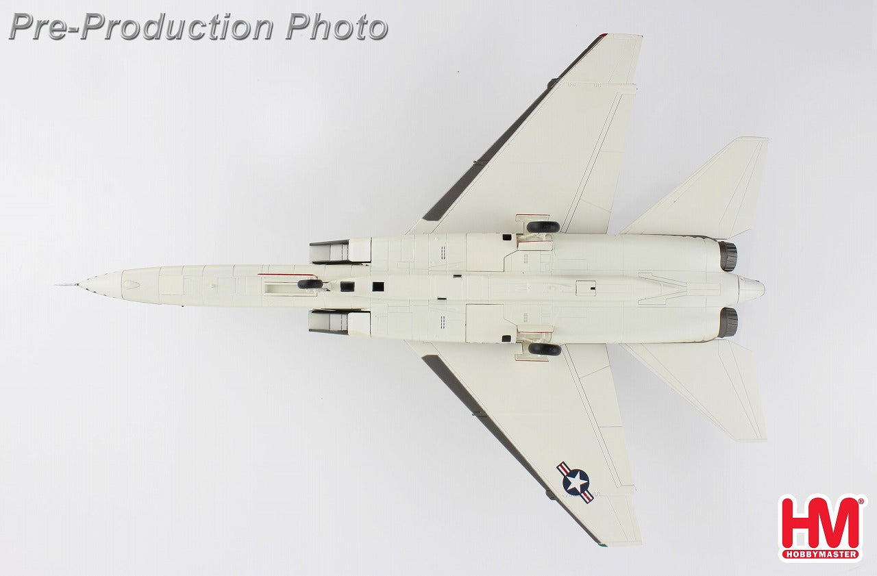 RA-5C Vigilante, US Navy, 13th Large Attack Reconnaissance Squadron "Bats", test camouflage, aboard the aircraft carrier Kitty Hawk, 1966 #150834/#604 1/72[HA4706]