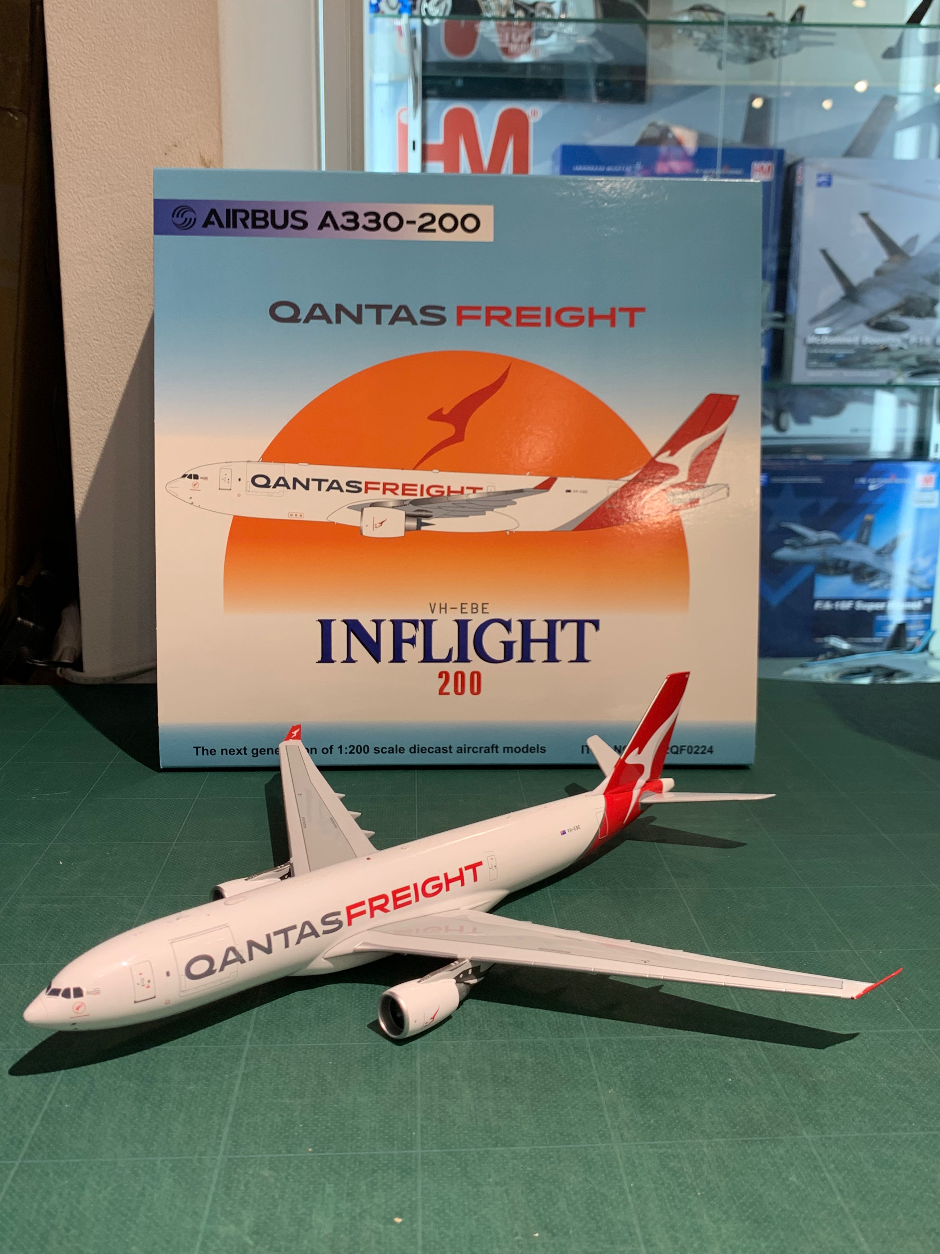 A330-200 Qantas Flight VH-EBE 1/200[IF332QF0224] 