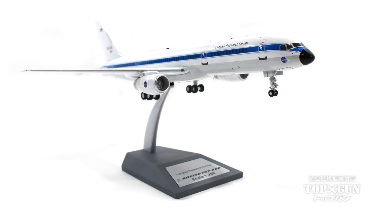 757-200 NASA National Aeronautics and Space Administration (stand included) N557NA 1/200 [IF757NASA]