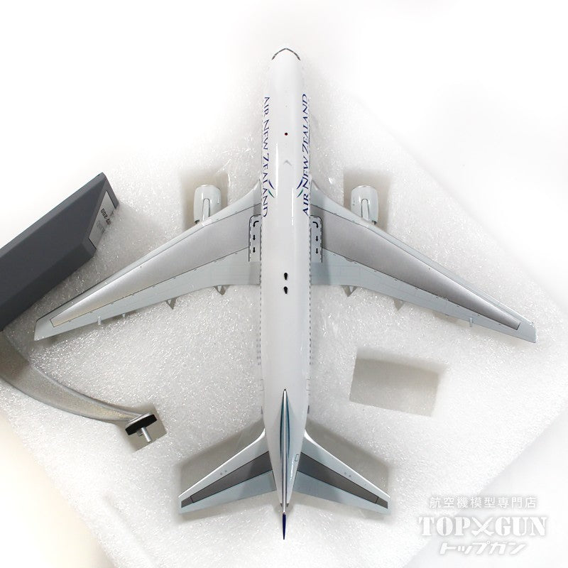 InFlight200 767-200ER ニュージーランド航空 ZK-NBC 1/200