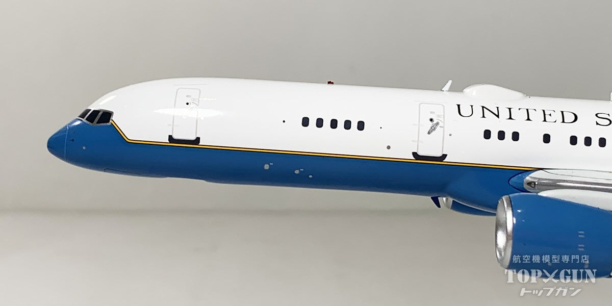 InFlight200 C-32A (757-2G4) アメリカ空軍 98-0001 1/200 [IFC32USA04]