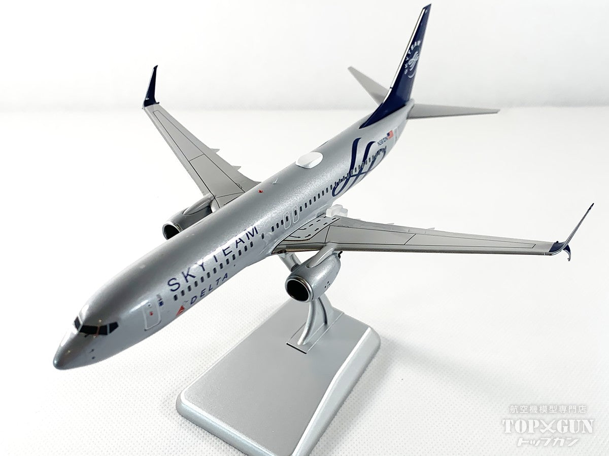 B737-800/w Delta Delta's first B737-800 aircraft to receive split scimitar winglets Skyteam livery N381DN 1/200 [NG08013] 