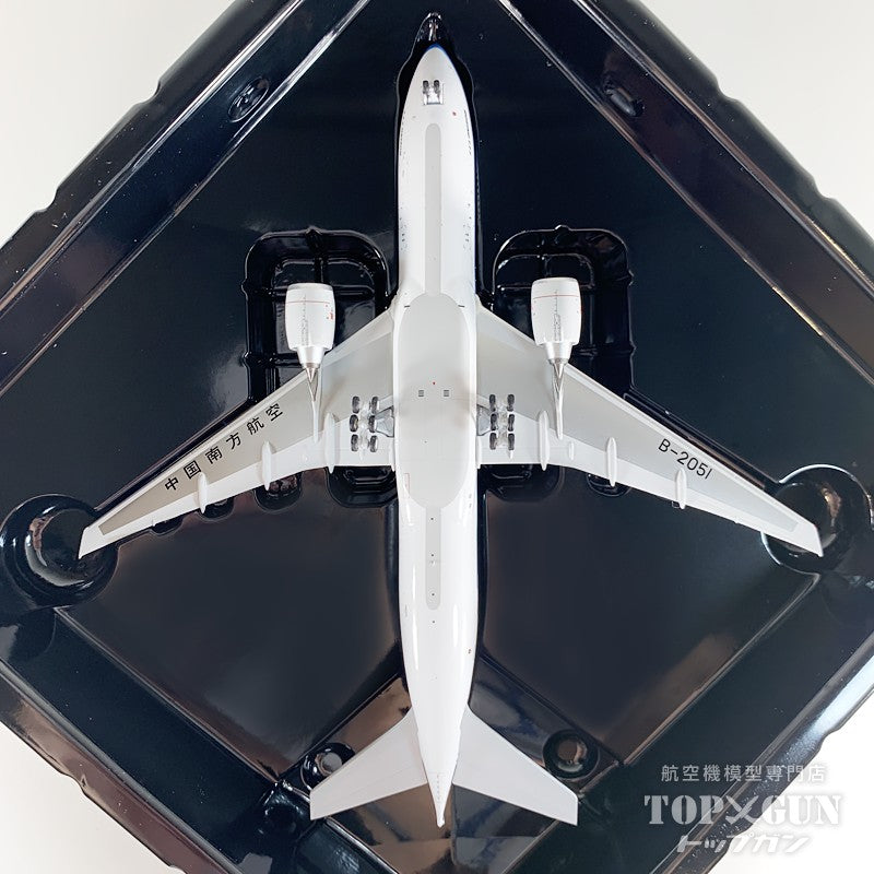 B777-200 中国南方航空 「the 1st Boeing 777 introduced in Mainland, China」 B-2051 1/400 [NG24180]